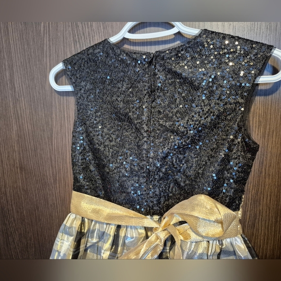 Iris & Ivy Black Sequin and Gold Plaid Kids Dress - Picture 9 of 10